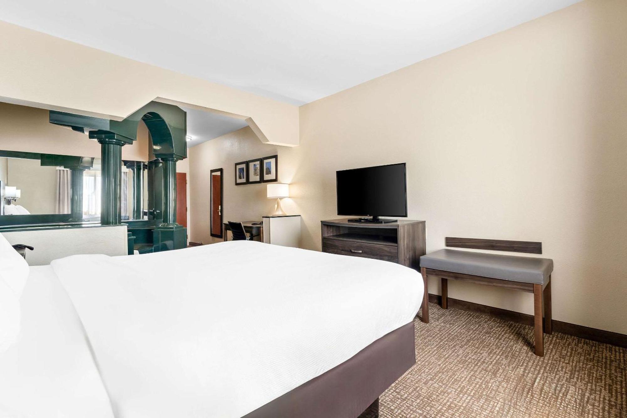 Comfort Suites Near Robins Air Force Base Уорнър Робинс Екстериор снимка