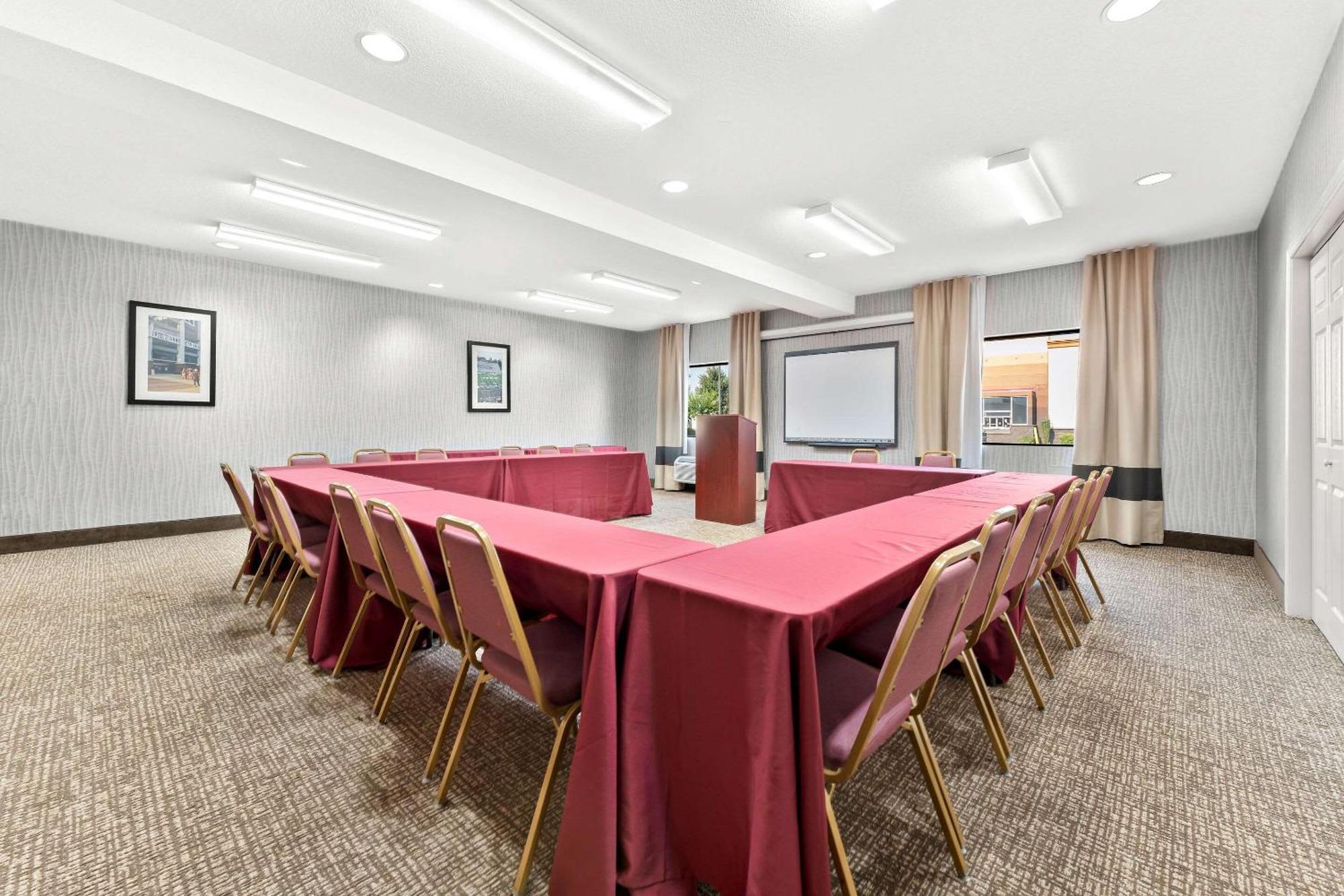 Comfort Suites Near Robins Air Force Base Уорнър Робинс Екстериор снимка