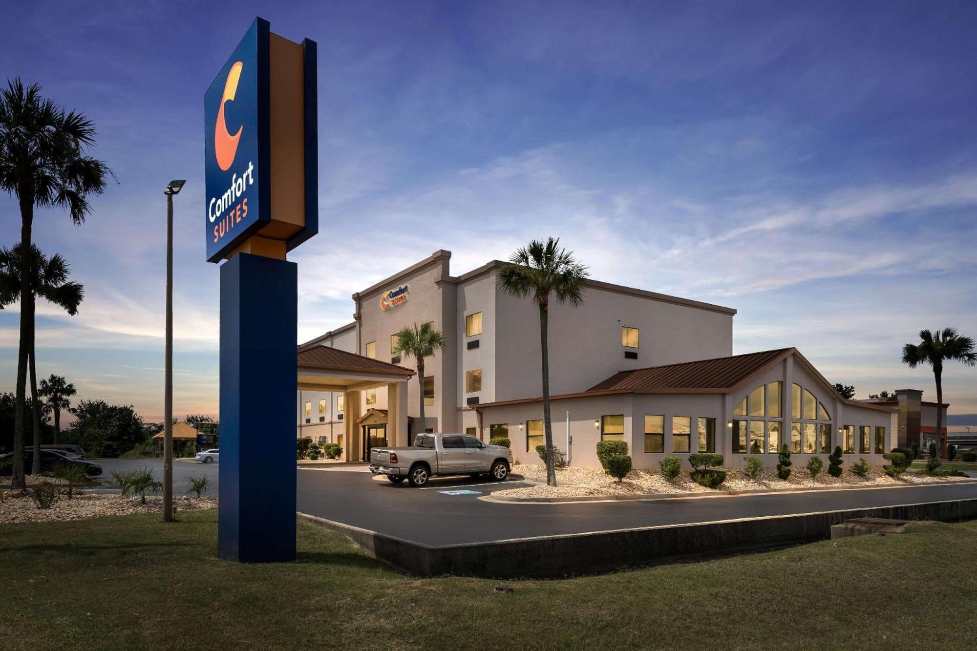 Comfort Suites Near Robins Air Force Base Уорнър Робинс Екстериор снимка